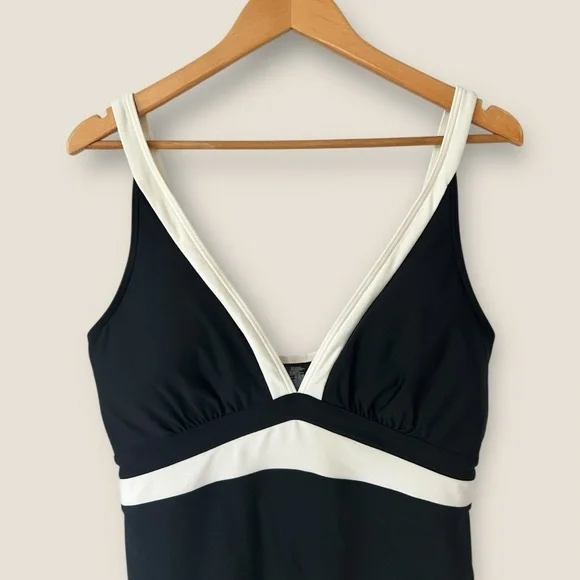 Dkny Black and White Colorblock One Piece Swimsuit - Picture 4 of 11